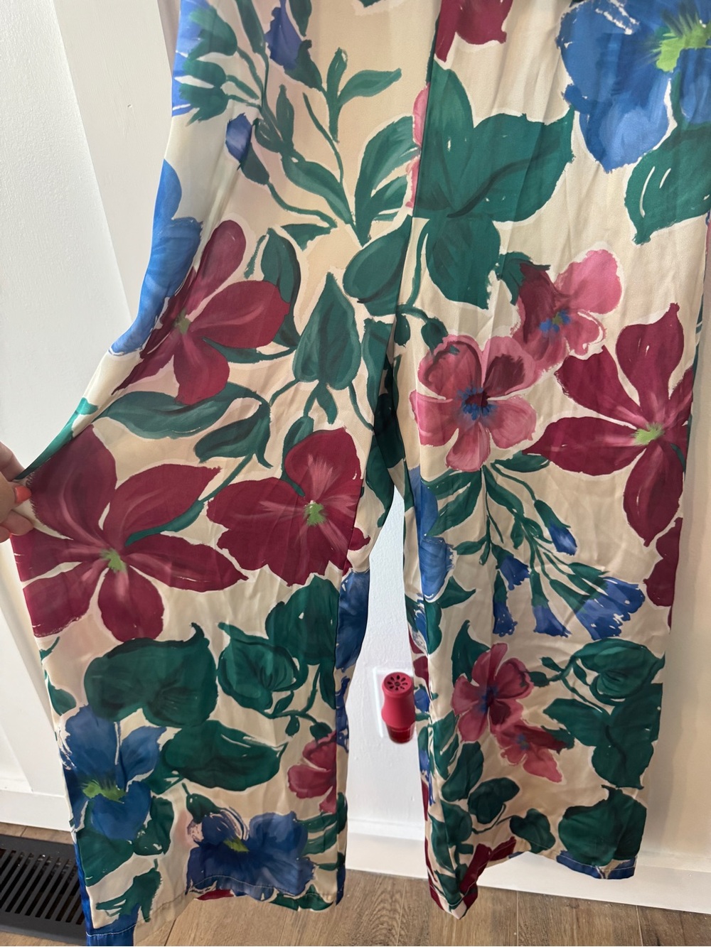 Zara Sleeveless Floral Wide-Leg Jumpsuit
Size Small - Picture 4 of 8
